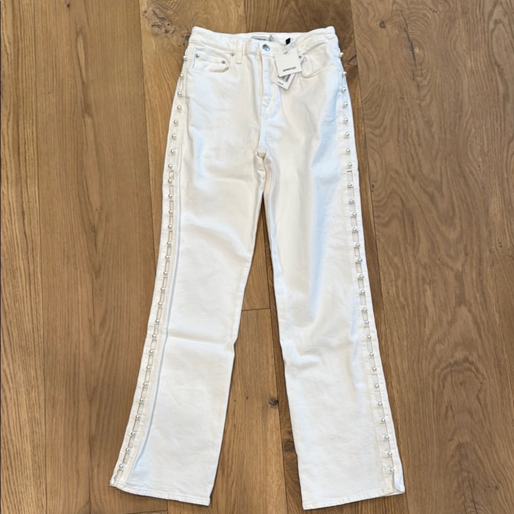 SIMKAI white denim straight leg with pearl detai down the outside leg sz 28